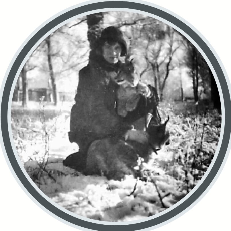 　　圖：安托尼娜．雅賓斯基和她最愛的猞猁。\書中插圖