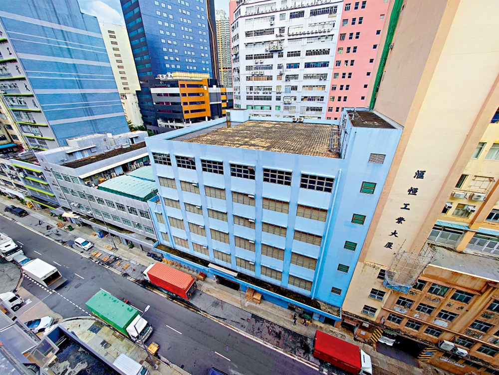 　　圖：英皇國際旗下屯門兩幢工廈分別樓高6層及4層。