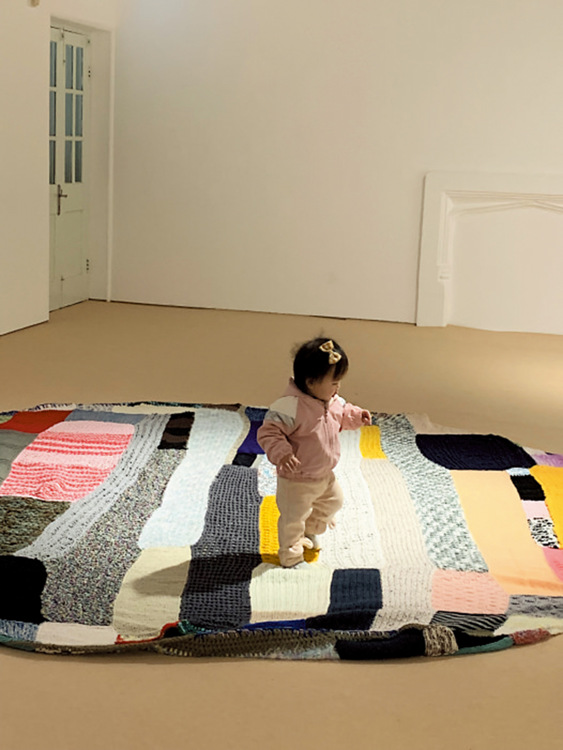 　　圖：馬穎汶將回收小朋友的毛衣重構。