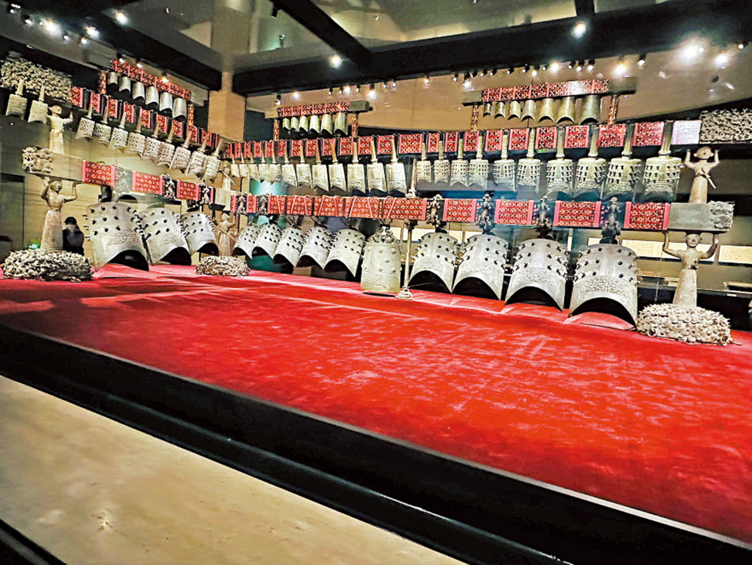 　　圖：湖北省博物館鎮館之寶之一─曾侯乙編鐘。\大公報記者王孫云鶴攝