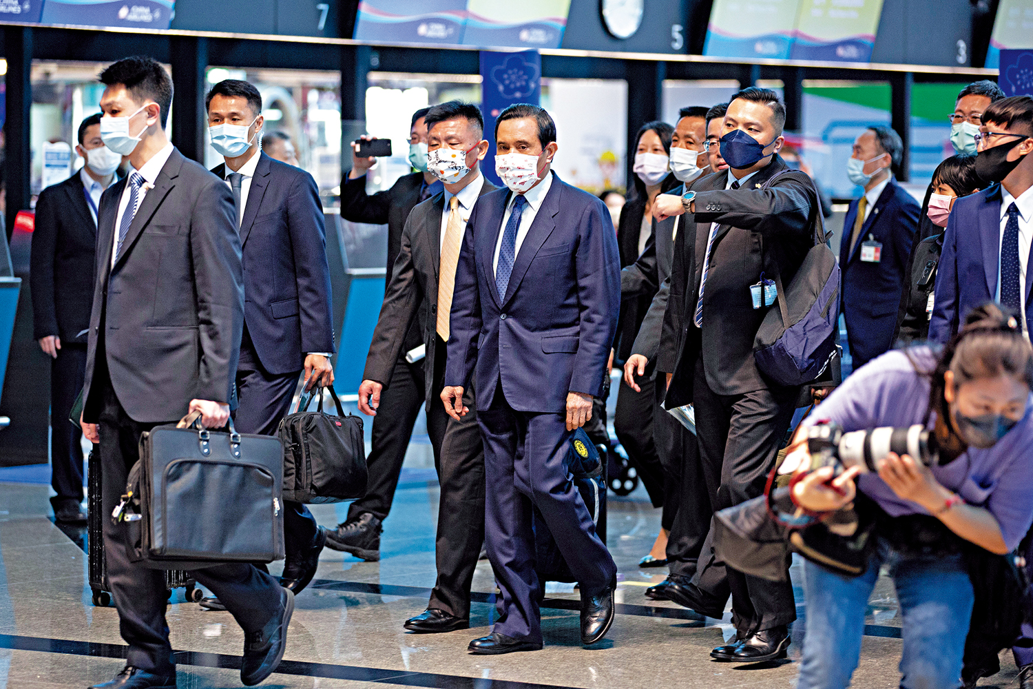 　　圖：台灣地區前領導人馬英九3月27日下午率團赴大陸祭祖、交流。據悉，馬英九此次行程往返共計12日，計劃訪問南京、武漢、長沙、重慶、上海等五個城市。\中通社