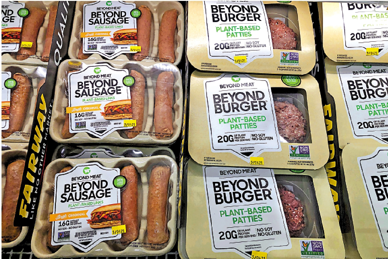 　　圖：美國紐約超市中售賣的人造肉產品。\美聯社
