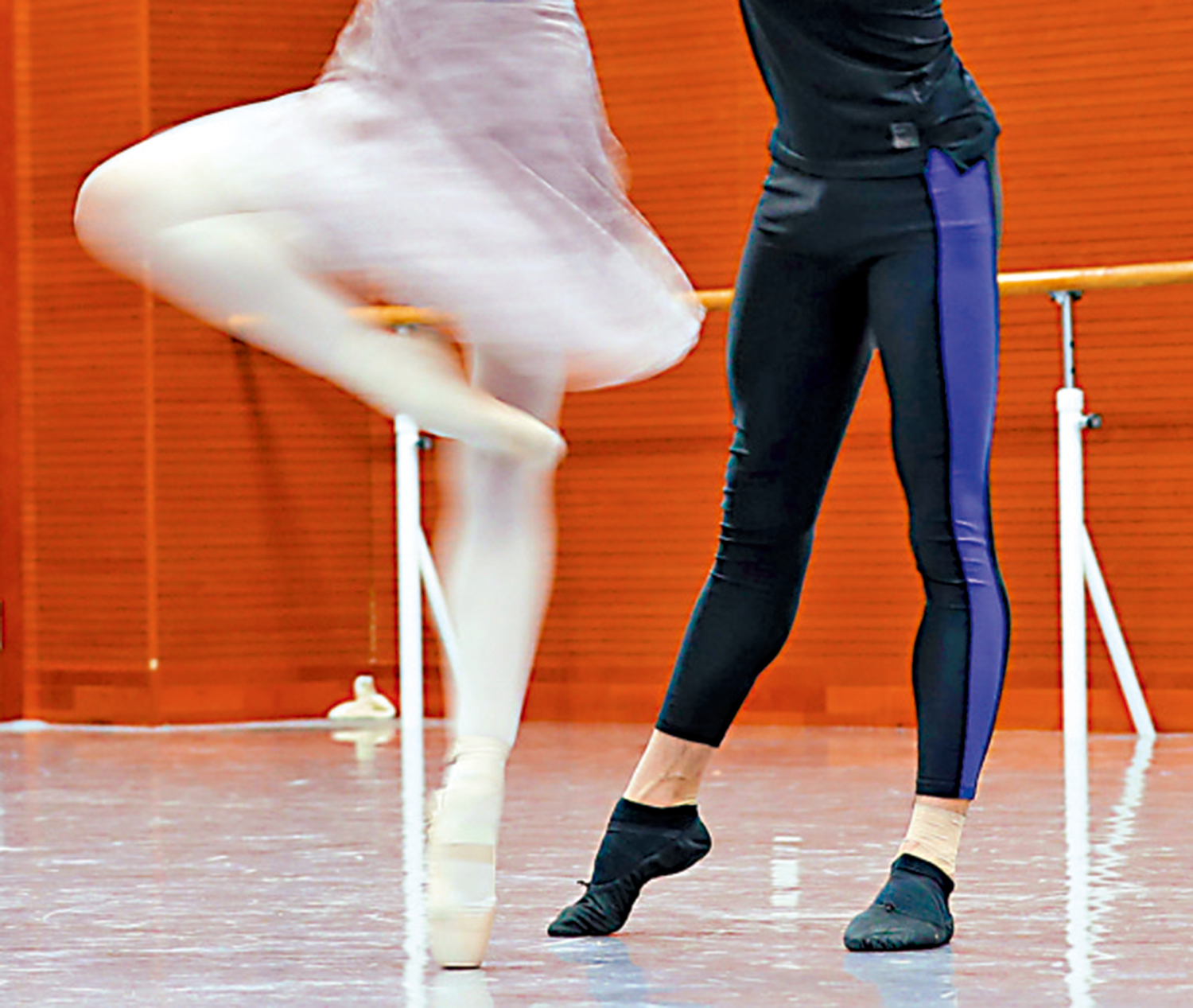 　　圖：踮腳尖要量力而為，覺得痛就要放鬆。