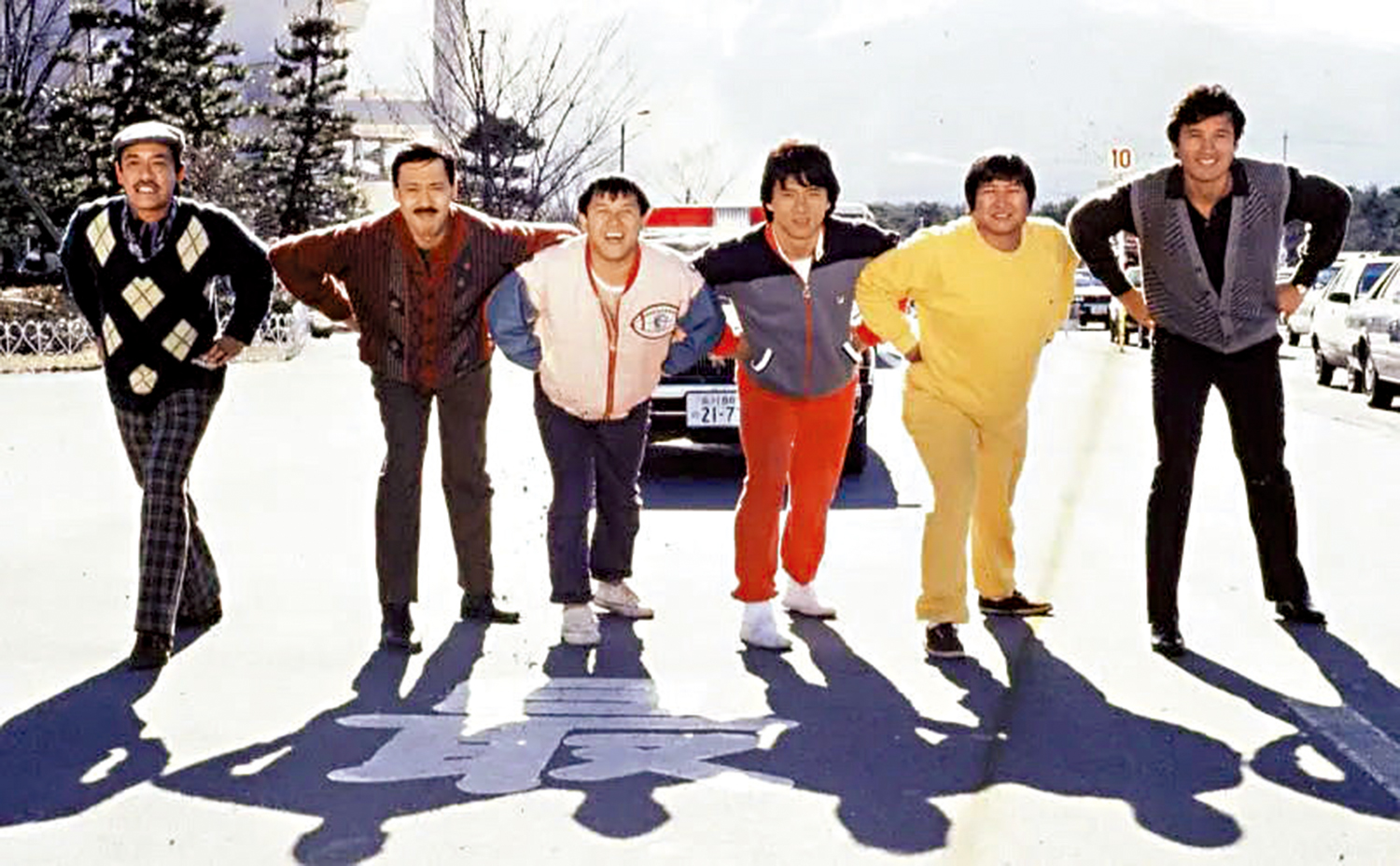 　　圖：1985年，吳耀漢（左起）、馮淬帆、曾志偉、成龍、洪金寶和秦祥林主演電影《福星高照》。