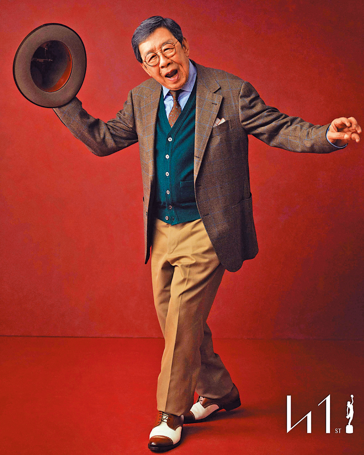 　　圖：胡楓獲第41屆香港電影金像獎「終身成就獎」。