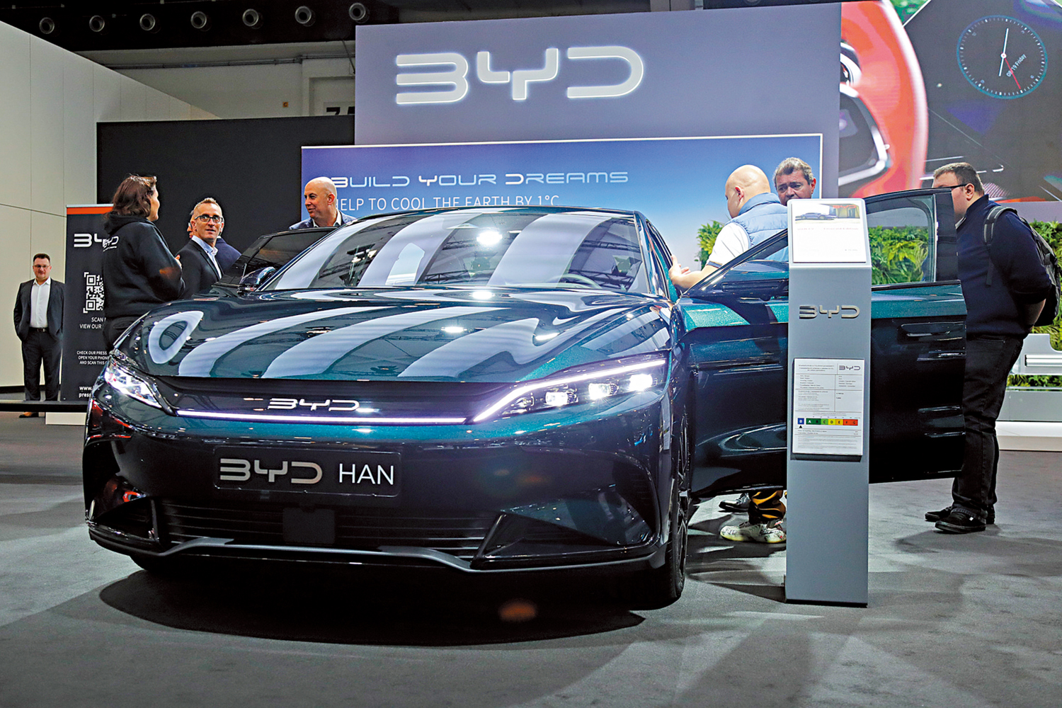 　　圖：比亞迪具備完整的供應鏈及規模效應，刀片電池技術尤為突出，去年銷量及盈利表現理想，成為車企中的首選。