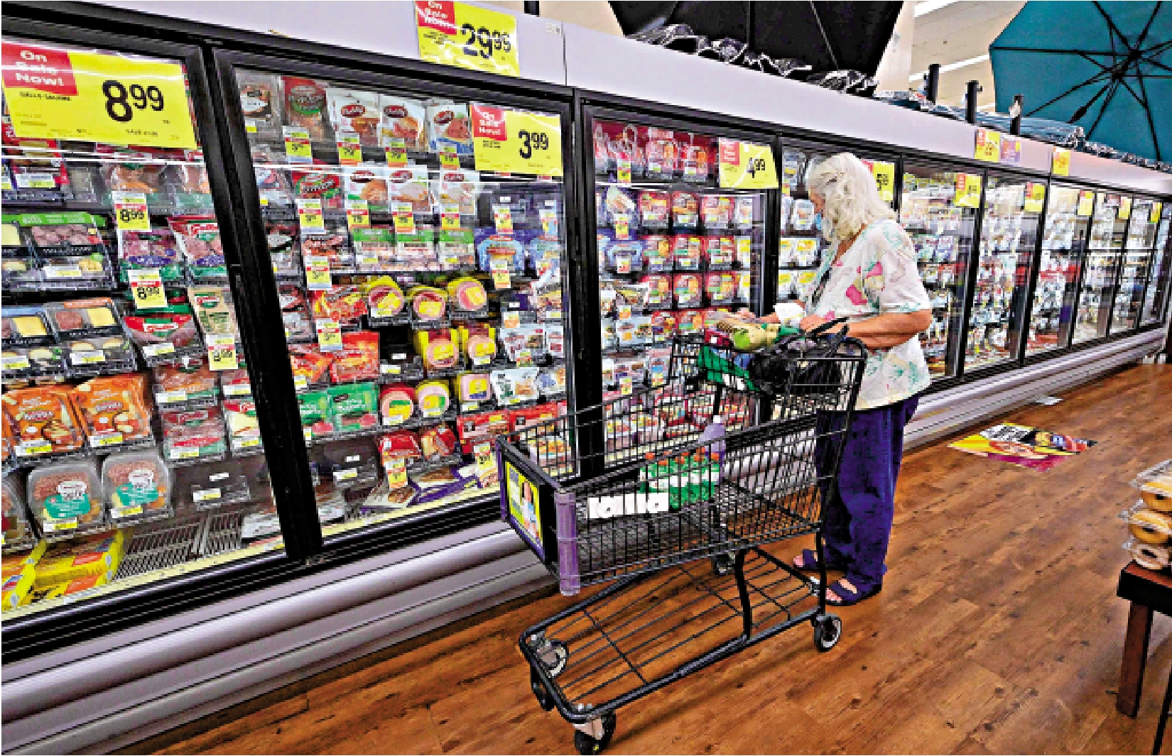 中金點睛/美儲蓄減少消費撐起復甦無望中金公司研究員劉剛李雨婕- 大公報