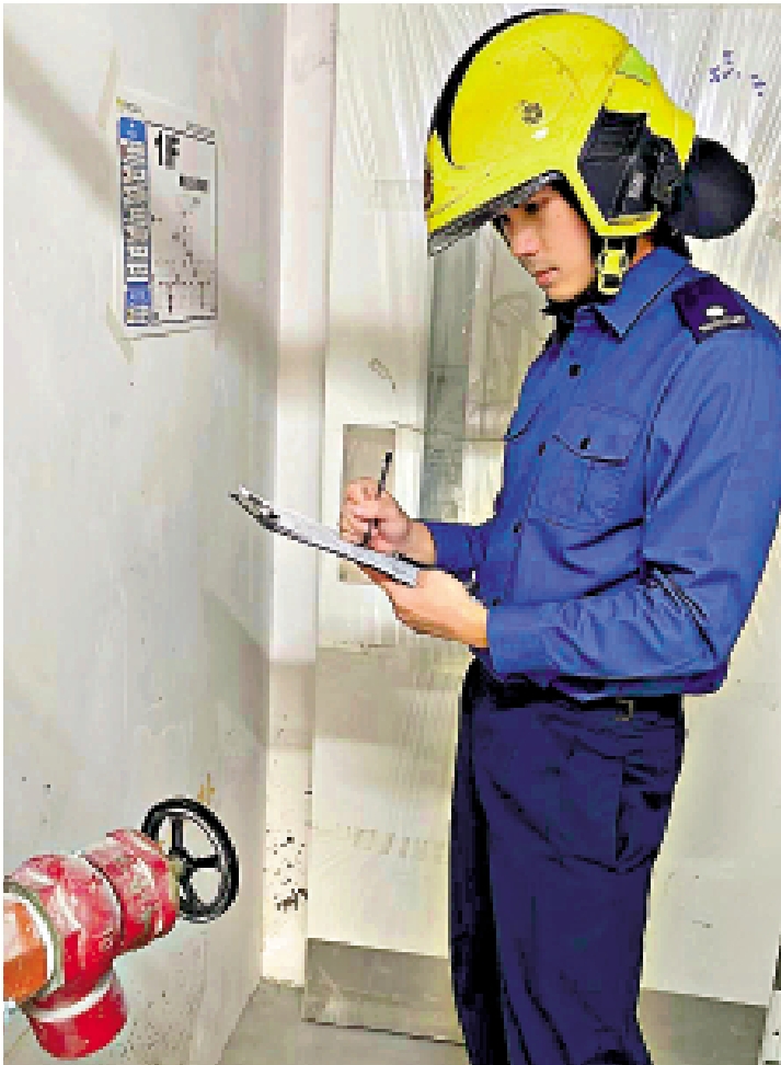 　　圖：消防處擬推行「註冊消防工程師計劃」分擔部分消防安全工作。