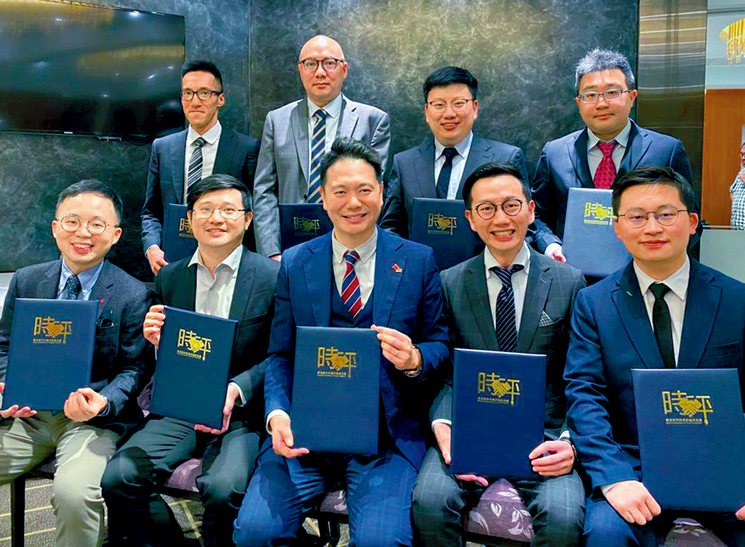 　　圖：青評會第四屆會董會主席、立法會議員周浩鼎表示，他們會繼續凝聚青年力量，在不同的平台上，就社會時事政策等，發聲建言。