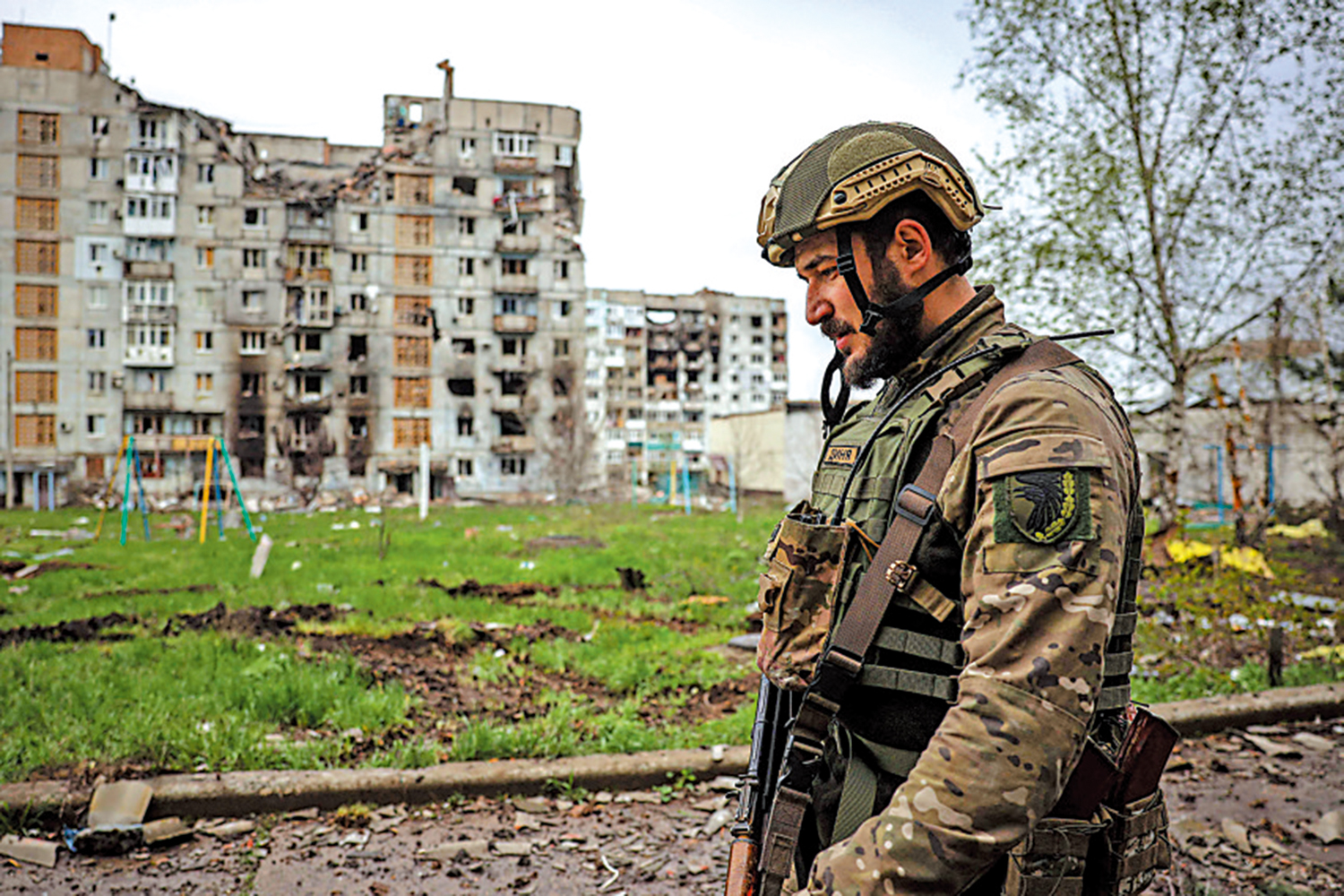 　　圖：戰火無情，毀了不少人的家園，作者盼望一個沒有硝煙的理想家園。