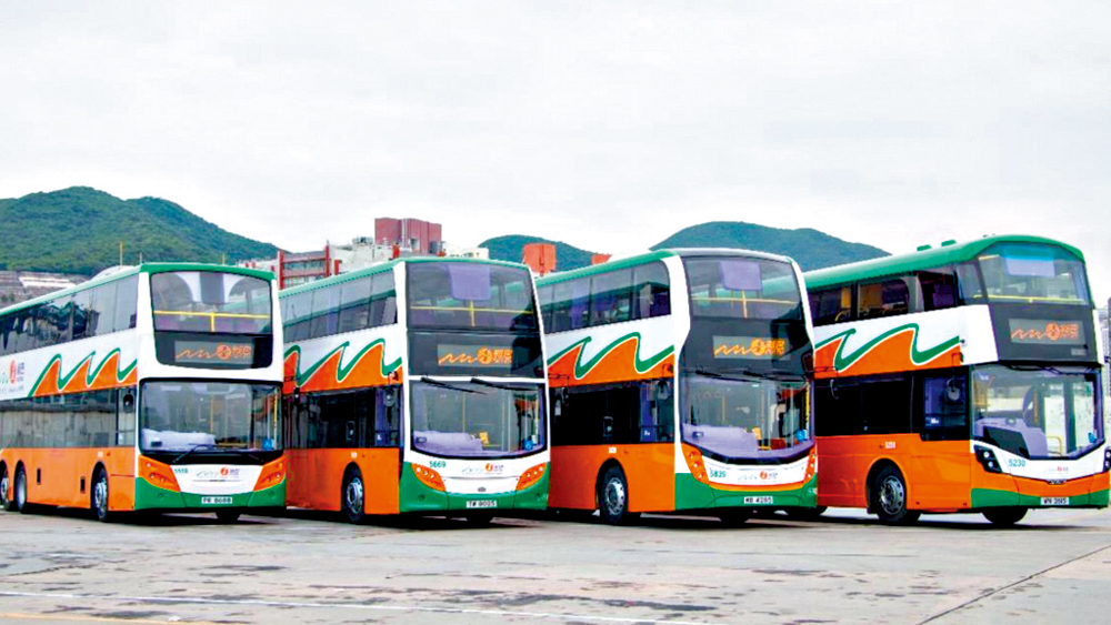 　　圖：四輛塗裝「波浪紋」的巴士，將在周日行駛25號線，免費答謝乘客。