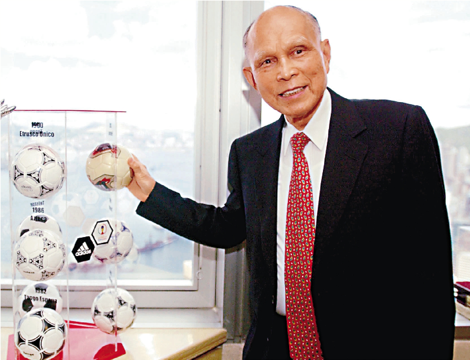 　　圖：霍英東有着輝煌的人生，為國家為香港作出了重大貢獻。