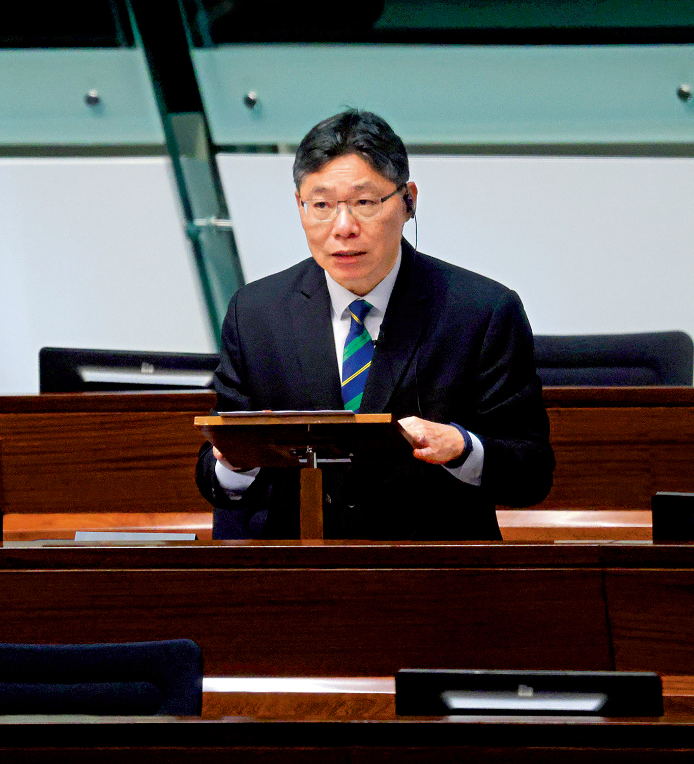 　　圖：林世雄出席立法會會議，表示北環綫的主線工程較複雜，要後年才動工。