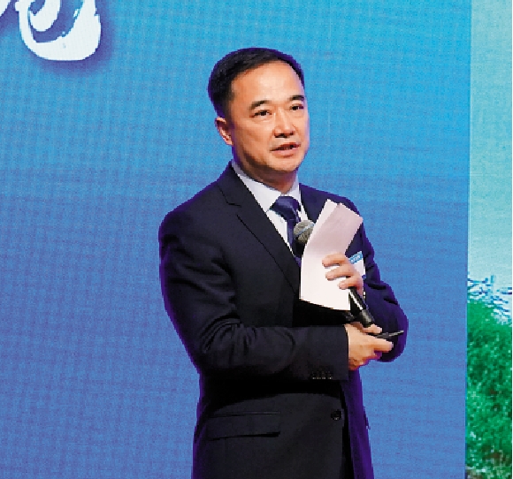 　　圖：鄭州市市長何雄重點介紹了當地的會展業發展。