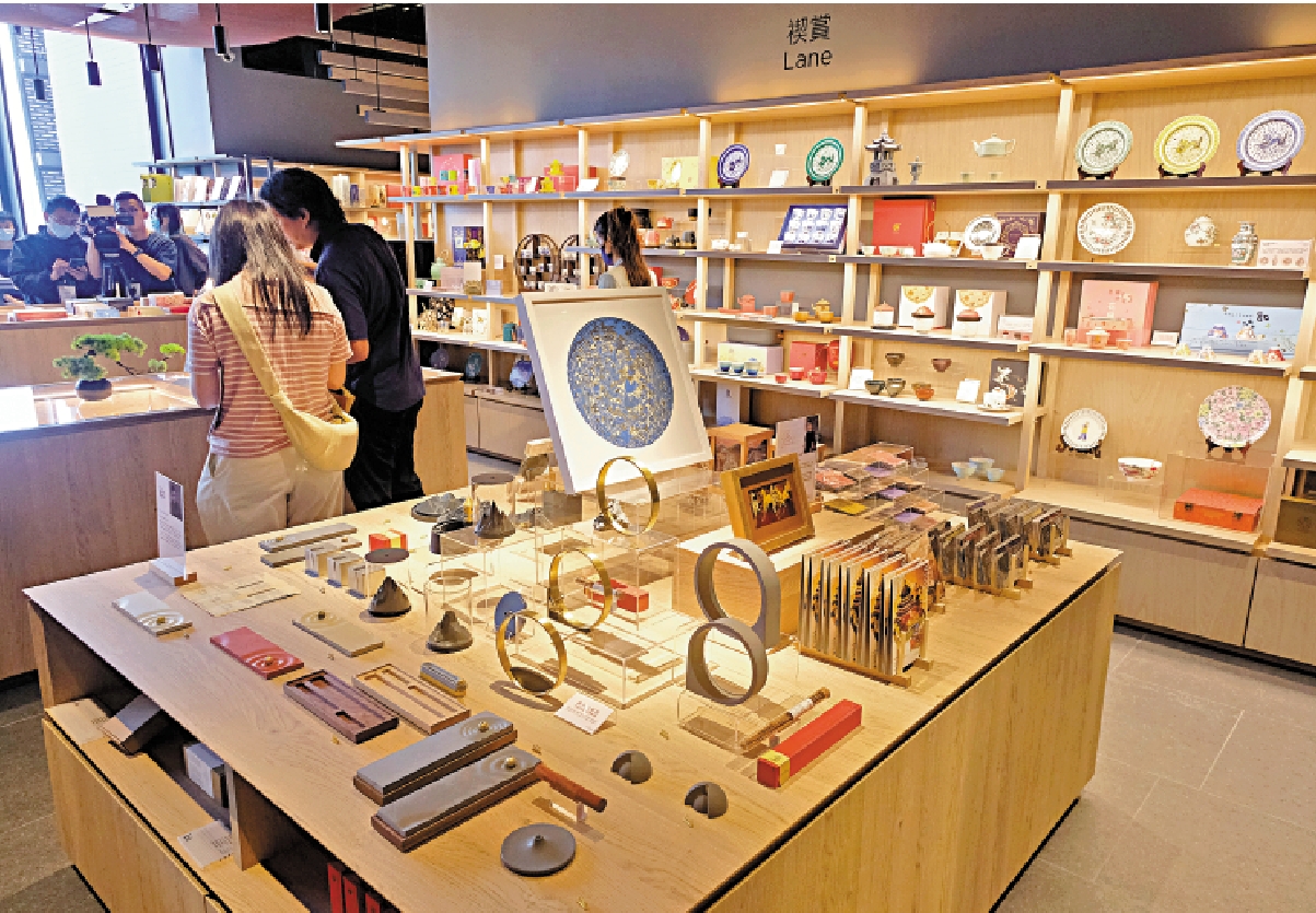 　　圖：博物館禮品店以「皇帝的多寶格」為設計理念。