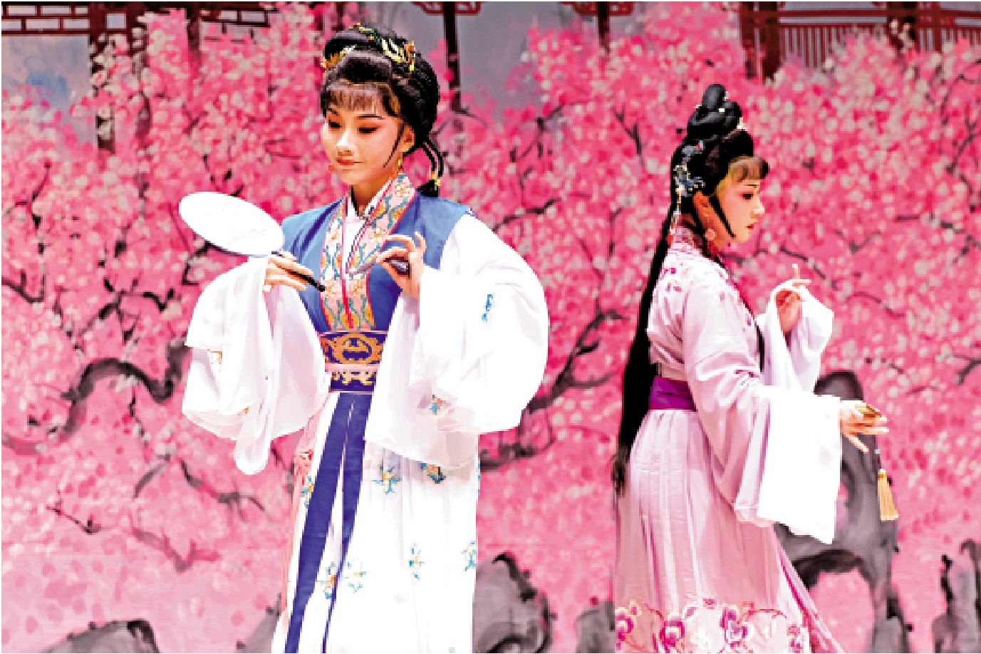 　　圖：潮劇《陳三五娘》之「花園盟約」。