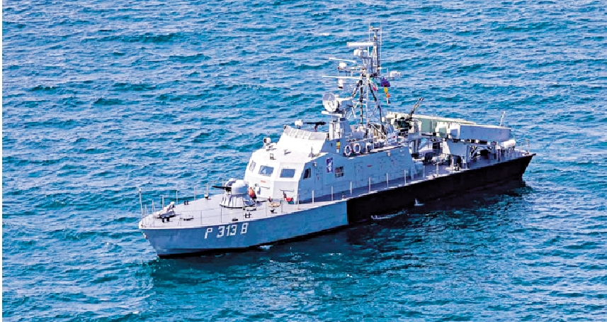 　　圖：伊朗計劃與沙特等國組建海軍聯盟，圖為伊朗軍艦3月參加演習。/法新社