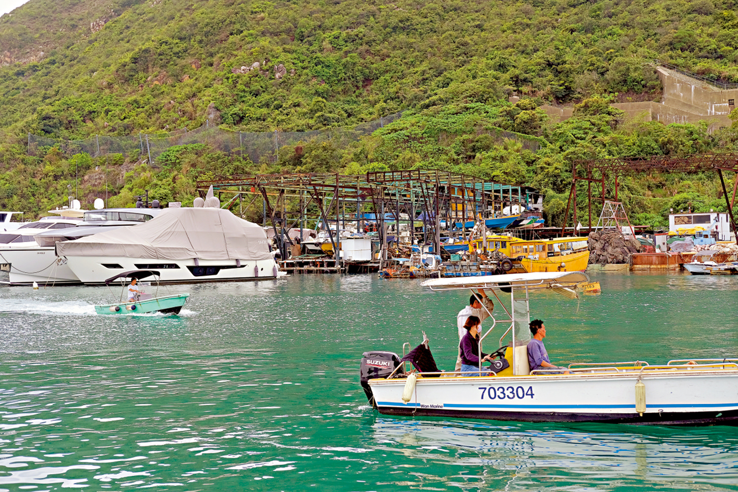 　　圖：船排現時租予停泊的船隻由遊艇改為滑水船，租泊規模比以前更大，謀利更深。\大公報記者文澔攝