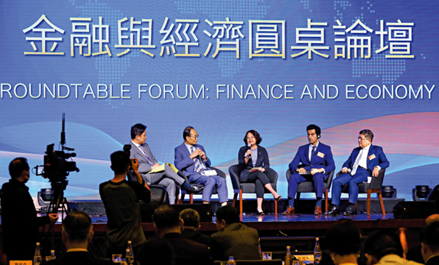 　　圖：「『一帶一路』十年成果和願景——紫荊文化論壇」昨日在港舉辦，下午分別舉行金融與經濟圓桌論壇和人文交流圓桌論壇。 大公報記者何嘉駿攝