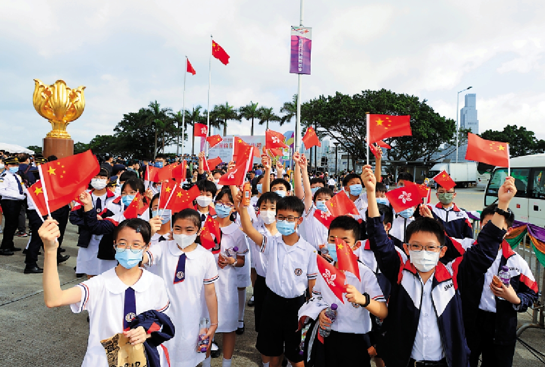 　　圖：立法會議員梁美芬建議，國民教育應從幼年開始，並定期檢討課題學習內容。