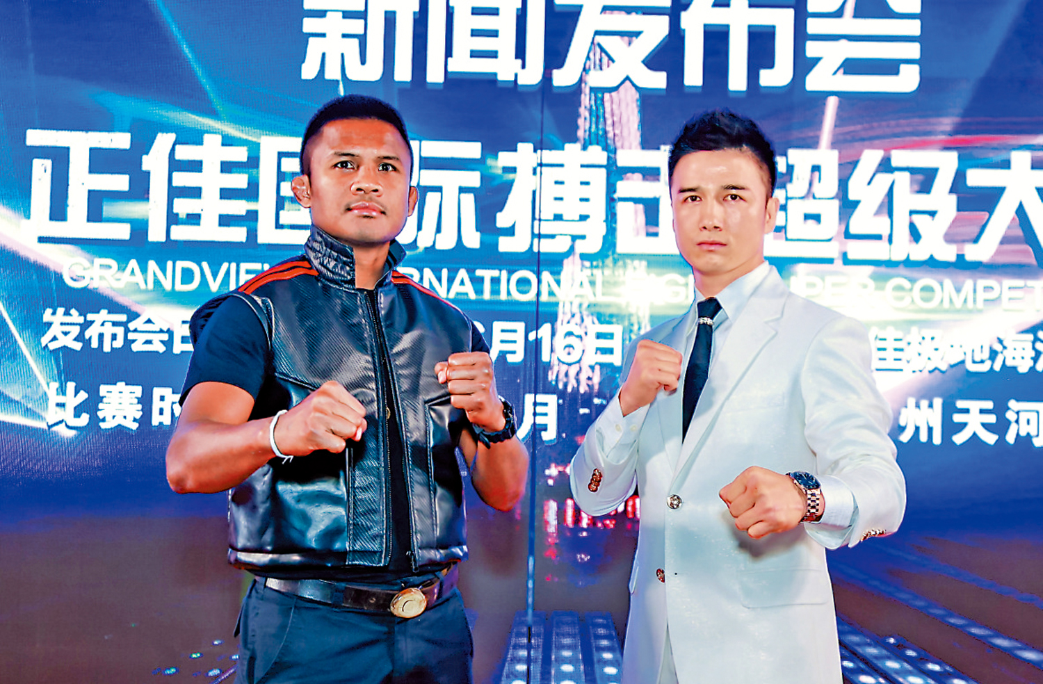 　　圖：世界綜合搏擊冠軍王延龍（右）挑戰泰拳王播求。\大公報記者方俊明攝