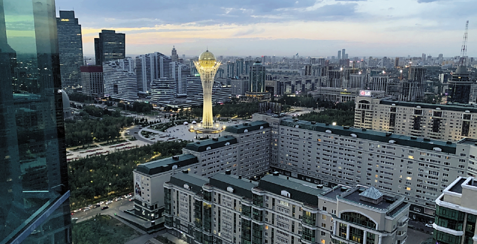 　　圖：哈薩克斯坦面對全球化，需要穩健的經濟改革和擴大開放，為持續的增長尋找發展空間。圖為首都努爾蘇丹。