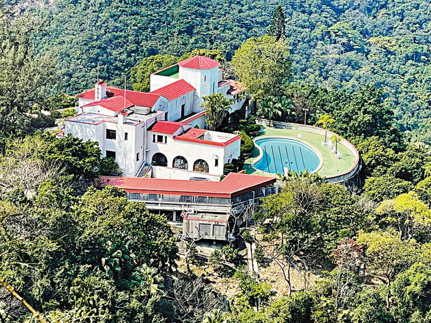 　　圖：淺水灣道12號由已故新世界創辦人鄭裕彤購入。