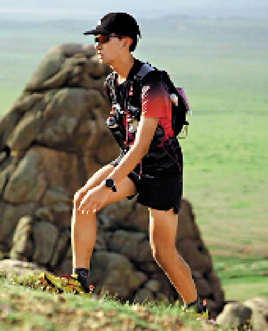 　　圖：香港13歲少年梁景從在蒙古舉行的超馬獲得全場第5。\Action Asia圖片