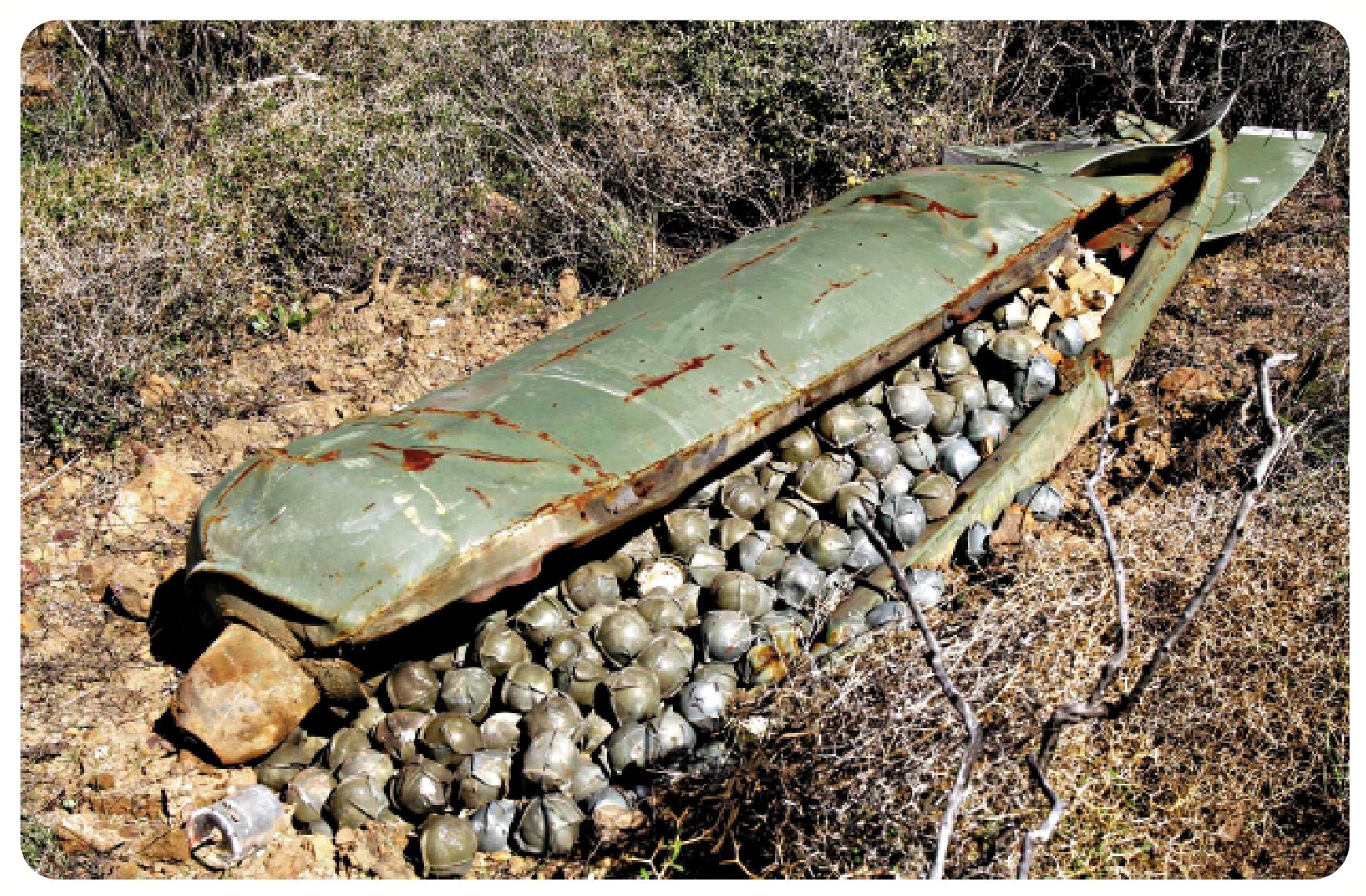 　　圖：集束彈體內往往裝有數個至數百個子炸彈。\美聯社