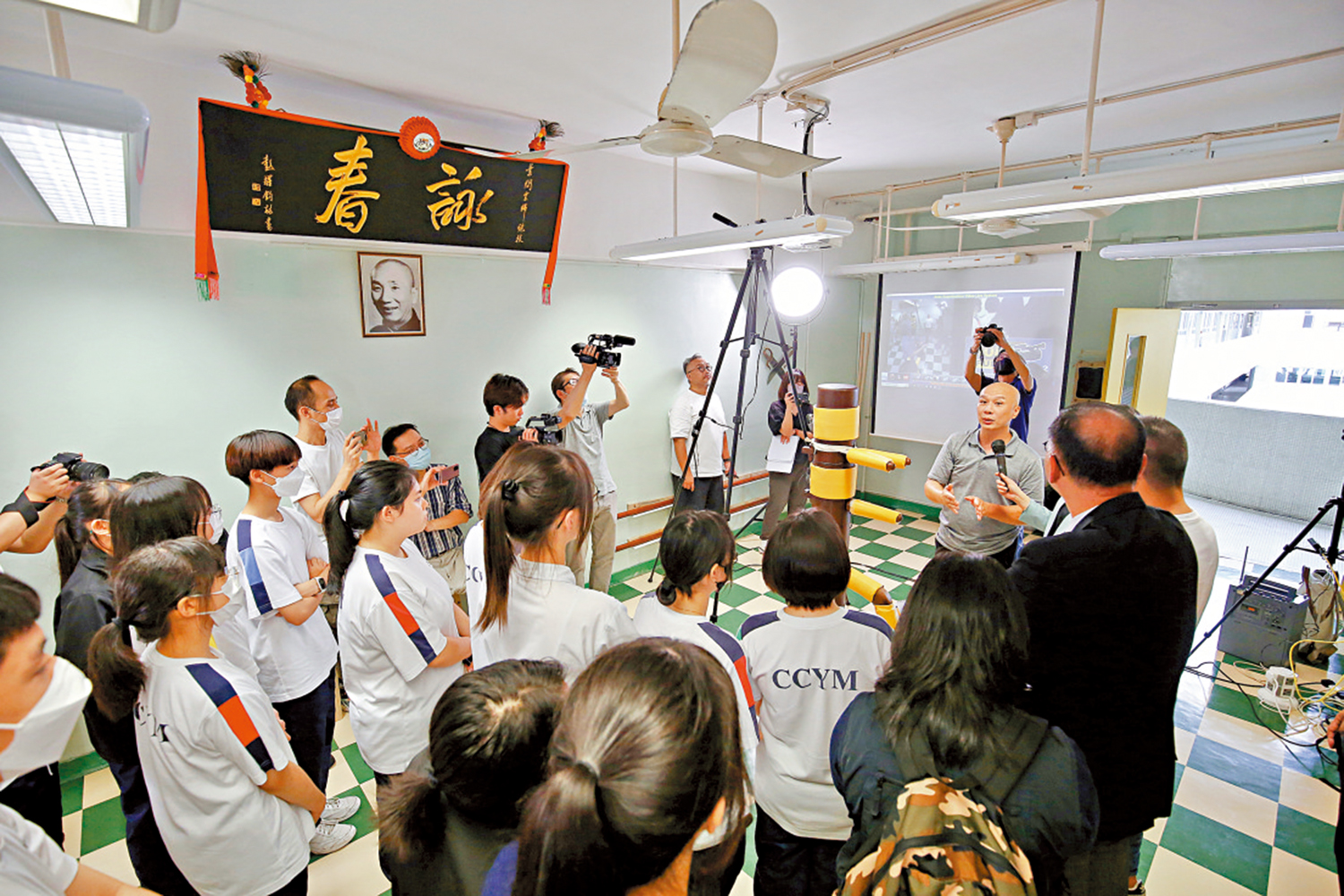 　　圖：詠春體育會研發的5G詠春系統可以遙距教學。