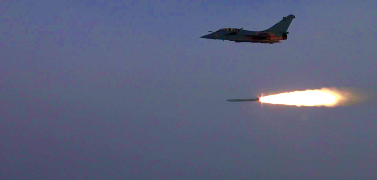 　　圖：法軍戰機試射ASMP-A巡航導彈。