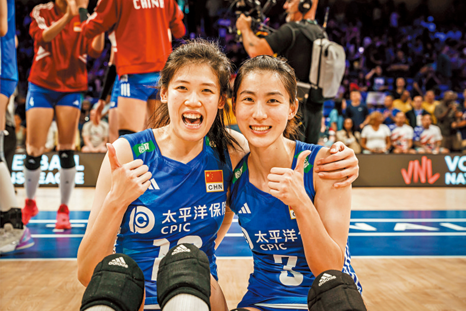 　　圖：李盈瑩（左）與刁琳宇（右）賽後合照慶祝。\世界聯賽官方圖片