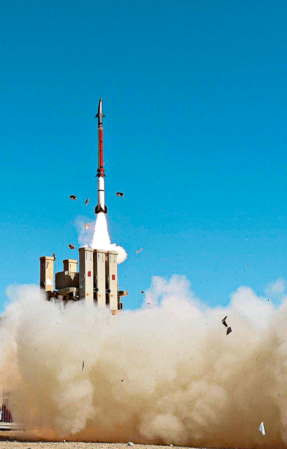 　　圖：「大衛彈弓」防空系統導彈在近日的測試中升空。