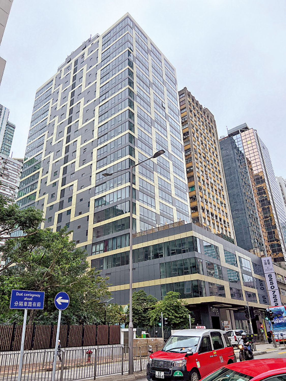 　　圖：荃灣形方由大鴻輝於2018年全幢購入，之後進行全幢翻新工程。