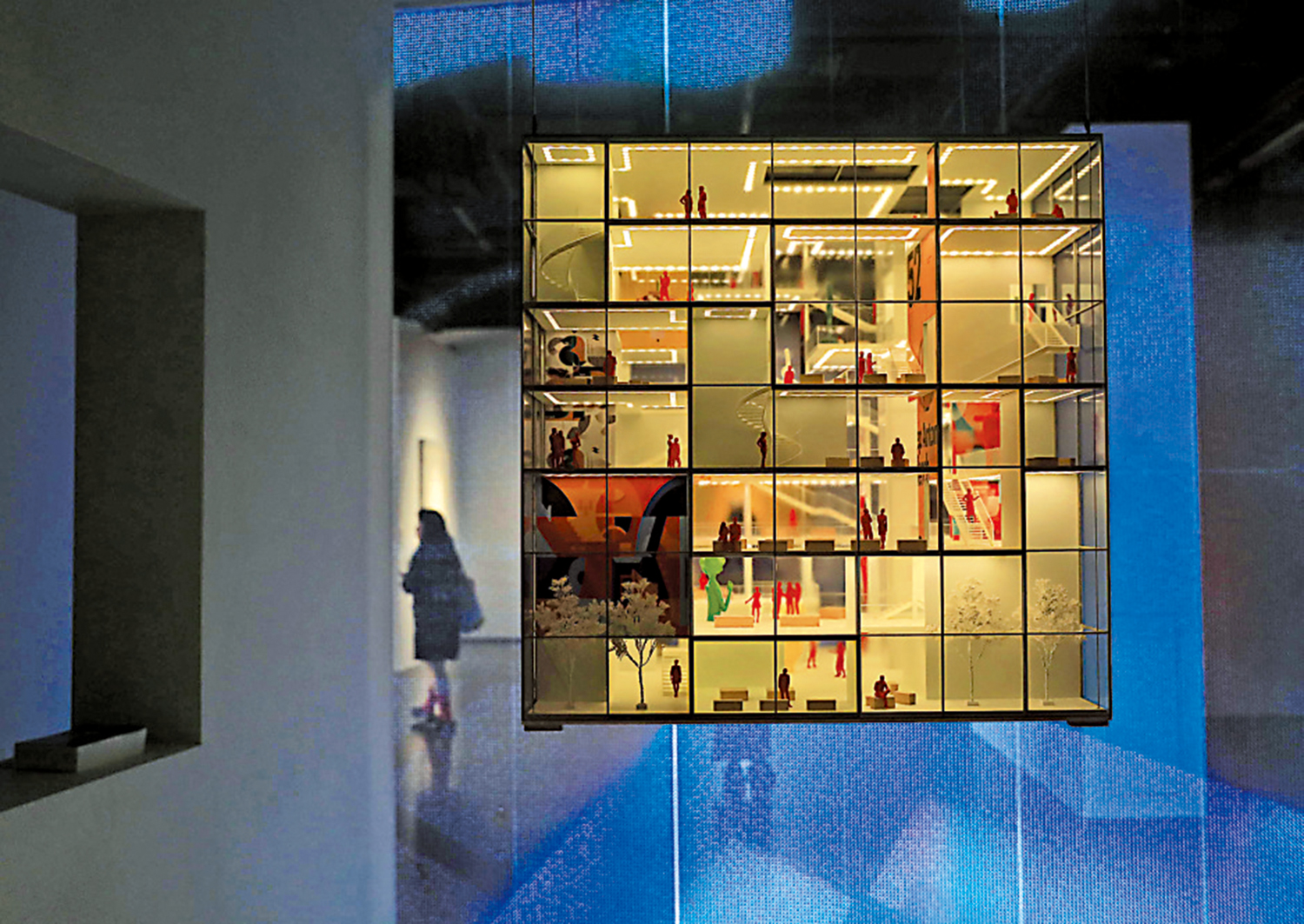 　　圖：圖為藝術家朱小地的作品《城市魔方─廣場文化觸媒》。\中新社