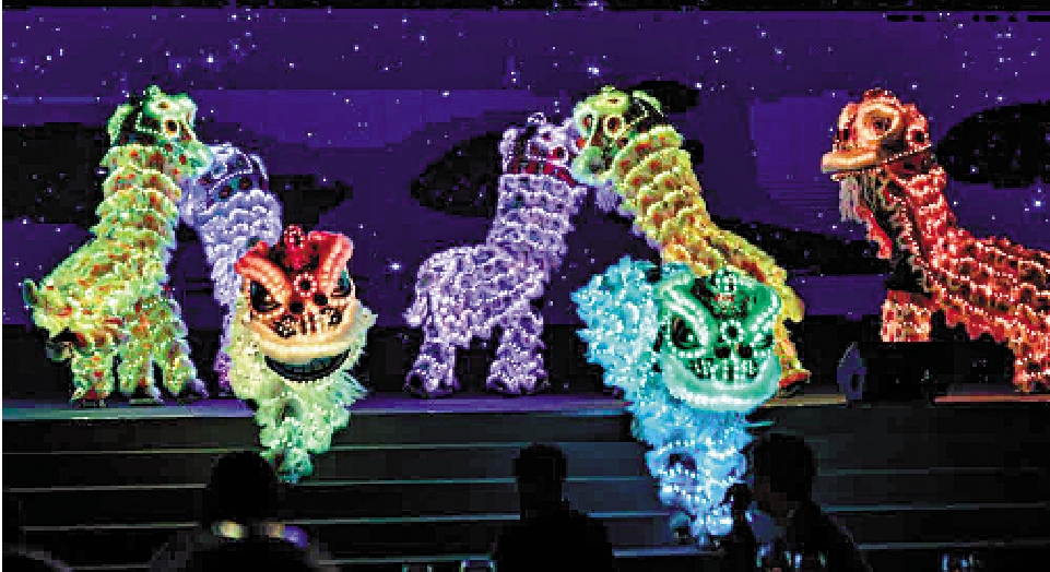 　　圖：維港嘉年華活動踏入第三周，本周有舞獅藝術團體帶來LED七彩炫光燈效醒獅表演。