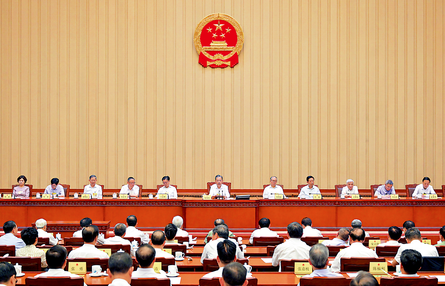　　圖：7月25日，十四屆全國人大常委會第四次會議在北京人民大會堂舉行。趙樂際委員長主持會議。\新華社