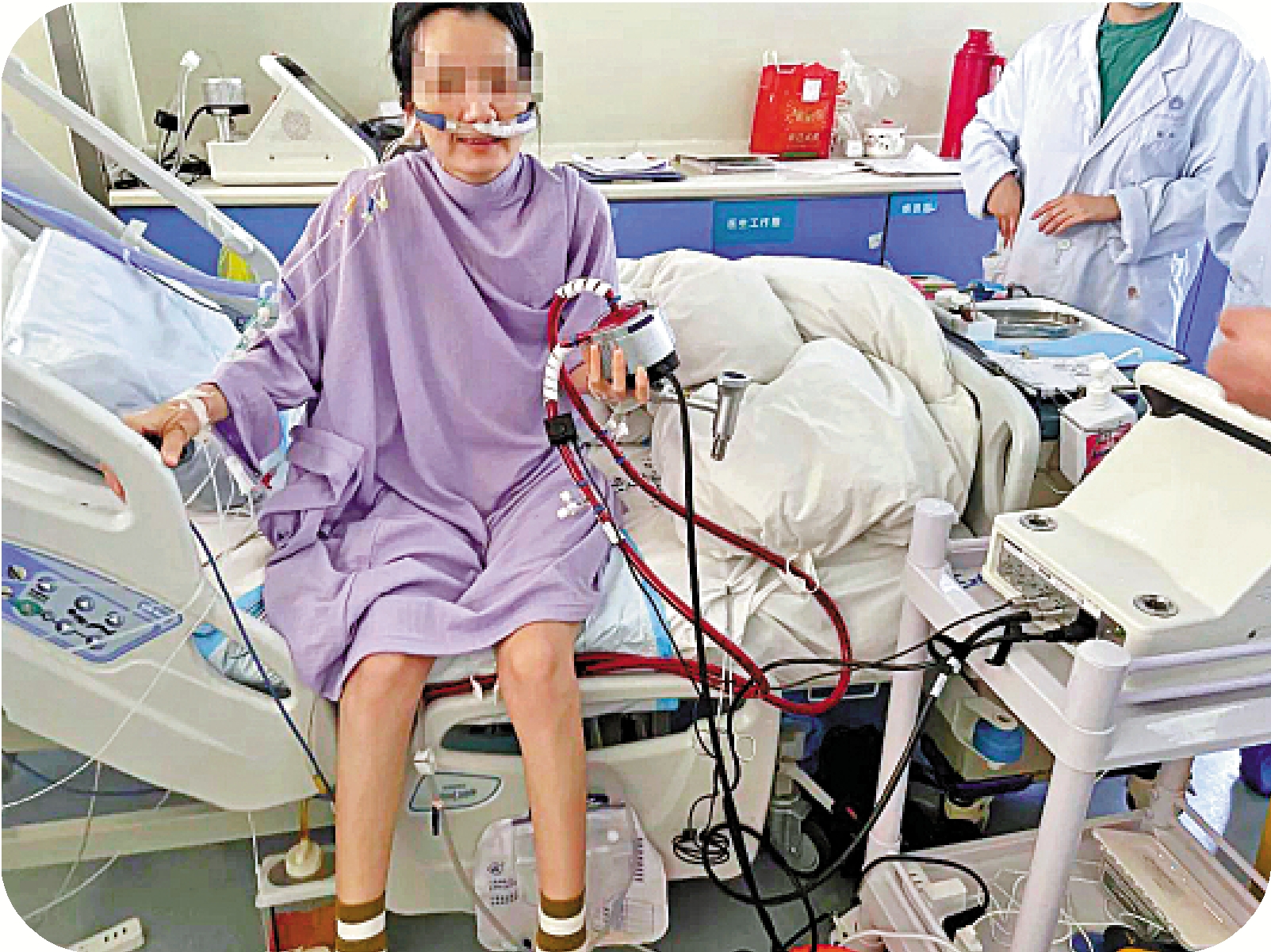 　　圖：2021年6月，武漢協和醫院為心衰患者程女士施行體外磁懸浮人工心臟手術，並於12天後成功實施心臟移植手術。/受訪者供圖