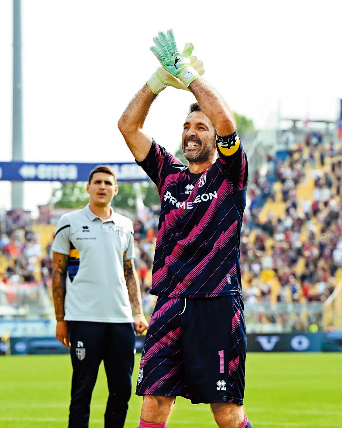 　　圖：保方（右）宣布正式掛靴。\網絡圖片