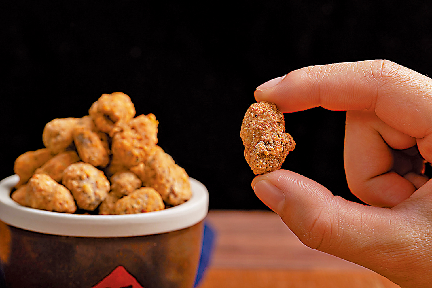 　　圖：重慶的「怪味胡豆」，麻、辣、鮮、酥，兼以甜、鹹。\資料圖片