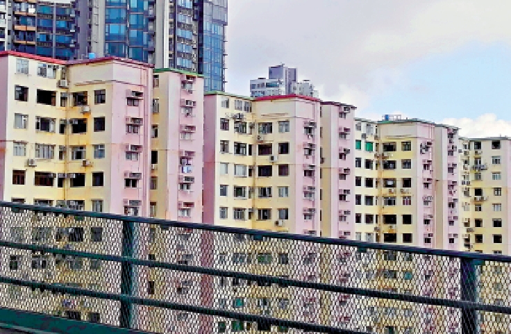 　　圖：北角百福花園有業主4年蝕近200萬元。