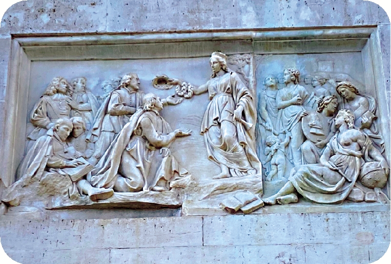 　　圖：堂吉訶德的女神杜爾西內婭浮雕。/作者供圖