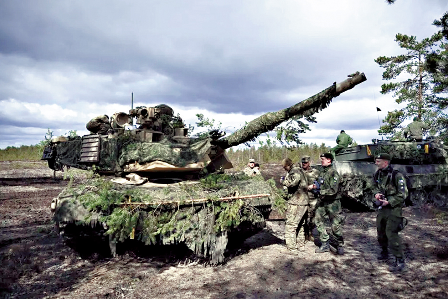 　　圖：一輛美製艾布拉姆斯坦克5月在芬蘭進行軍事訓練。\網絡圖片
