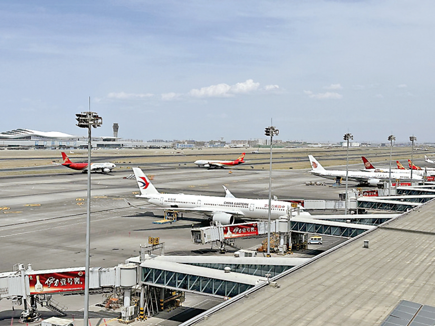 　　圖：烏魯木齊機場航班繁忙。