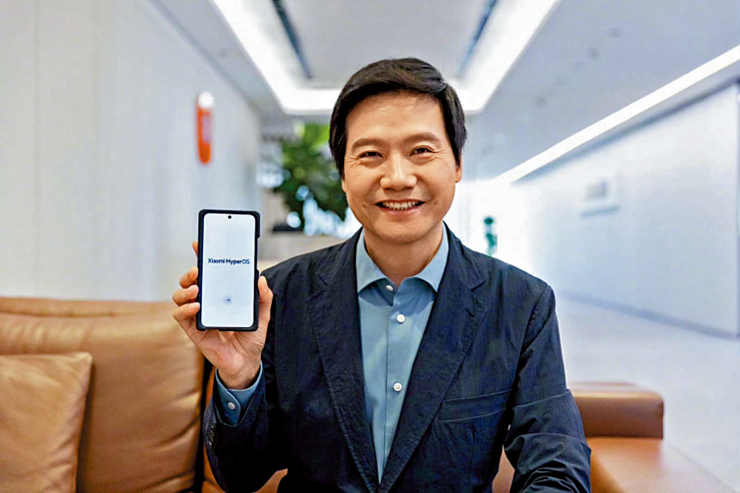 　　圖：雷軍指出，小米澎湃OS的誕生，是以人為中心，打造人車家全生態的操作系統。