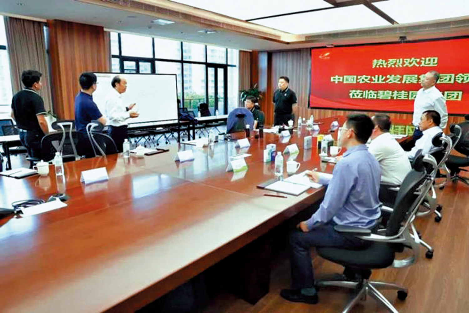 　　圖：碧桂園在微信公號中刊發了楊國強接待中國農業發展集團到訪碧桂園總部考察交流的相片。\網上圖片