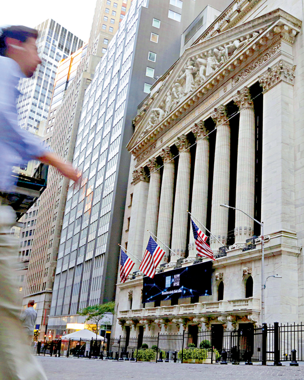 　　圖：摩通指，零日期權成交量大增，或會在股市劇烈波動時引發雪球效應。