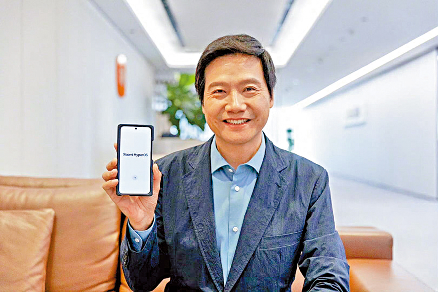 　　圖：小米創辦人兼董事長雷軍透露，小米澎湃OS系統將逐步取代MIUI。