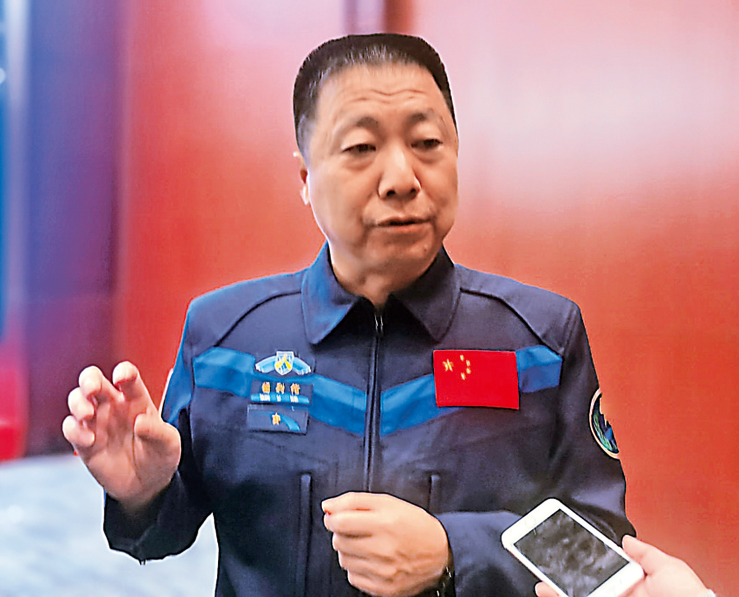 　　圖：中國載人航天工程副總設計師、中國首飛航天員楊利偉接受大公報採訪。\大公報記者張寶峰攝