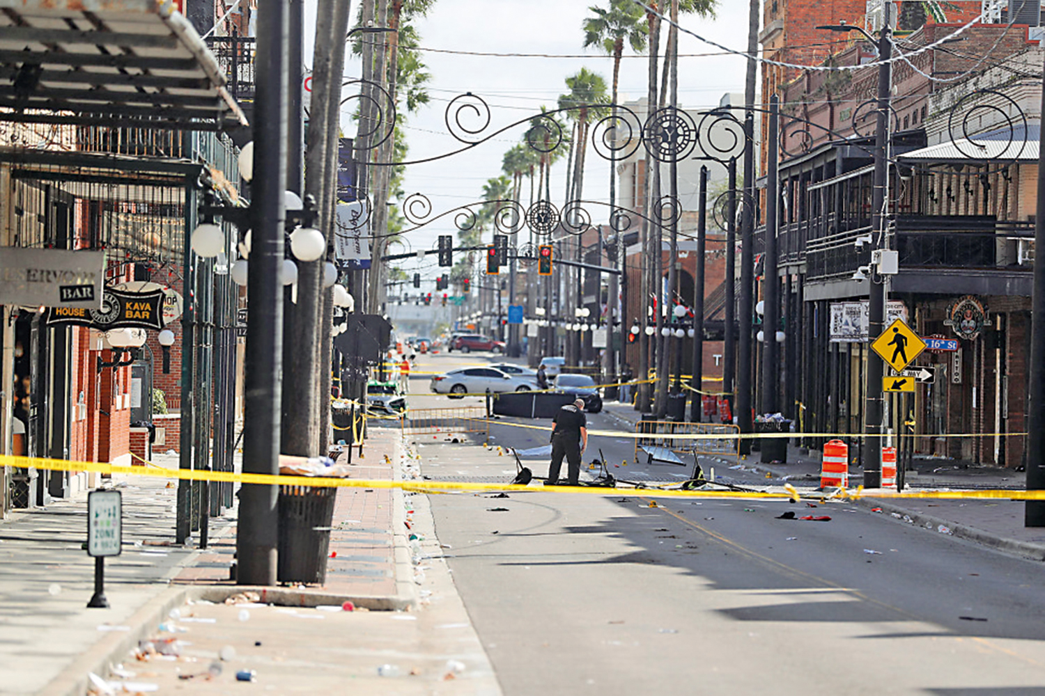 　　圖：美國萬聖節多地爆發槍擊事件，佛州29日槍擊案至少2人受傷。\法新社